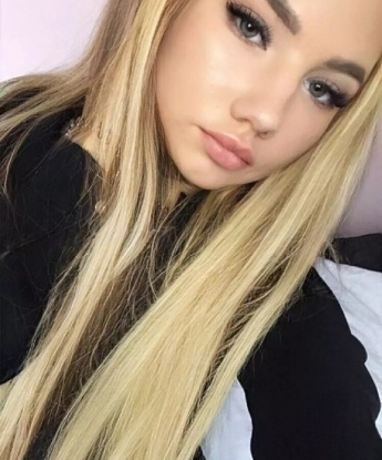 Я живу в Москве и готова познакомиться с тобой прямо сейчас. Мои услуги включают классический и эротический массаж, французский минет и глубокий анальный секс. Я уверена, что ты останешься доволен от нашей встречи, ведь мне нравится радовать мужчин и дарить им наслаждение. Возможно, ты хочешь узнать больше обо мне? Посмотри мои фото ниже и оцени мои прелести. Мои клиенты всегда описывают меня как умелую и страстную соблазнительницу, которая умеет принести удовольствие и расслабление. Я гарантирую тебе незабываемое время и полное удовлетворение. Жду тебя, чтобы воплотить в жизнь все твои фантазии. 💋💋💋 2540, 20 лет